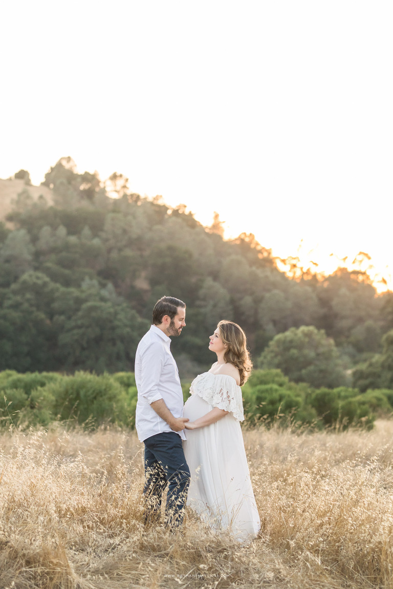 Sunset Field Couples Maternity Photography Session | Bethany Mattioli Photography | Outdoor Maternity Session in the Bay Area 