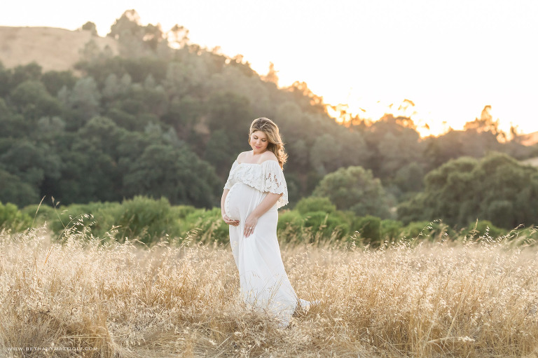 Sunset Field Maternity Photography Session | Bethany Mattioli Photography | Outdoor Maternity Session in the Bay Area | Fillyboo Maternity Dress