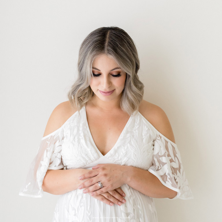 Simply Styled Maternity Studio Session | Bay Area Maternity Studio Photographer | Bethany Mattioli Photography